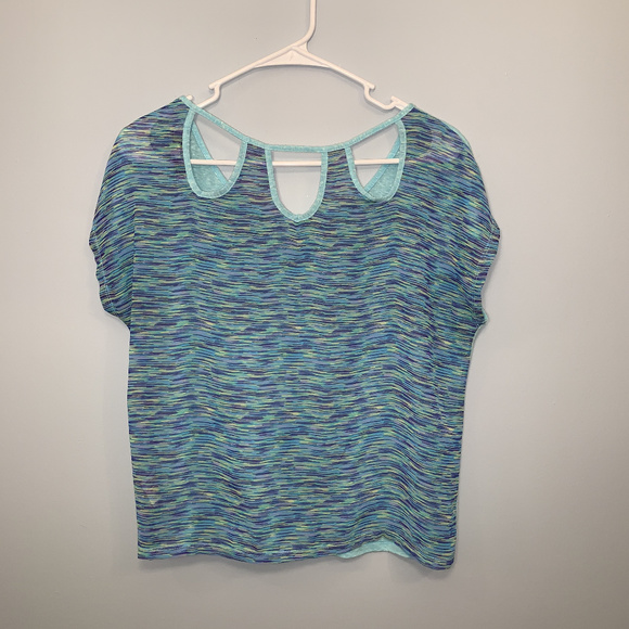 Tri-color Crop Top - Picture 2 of 4